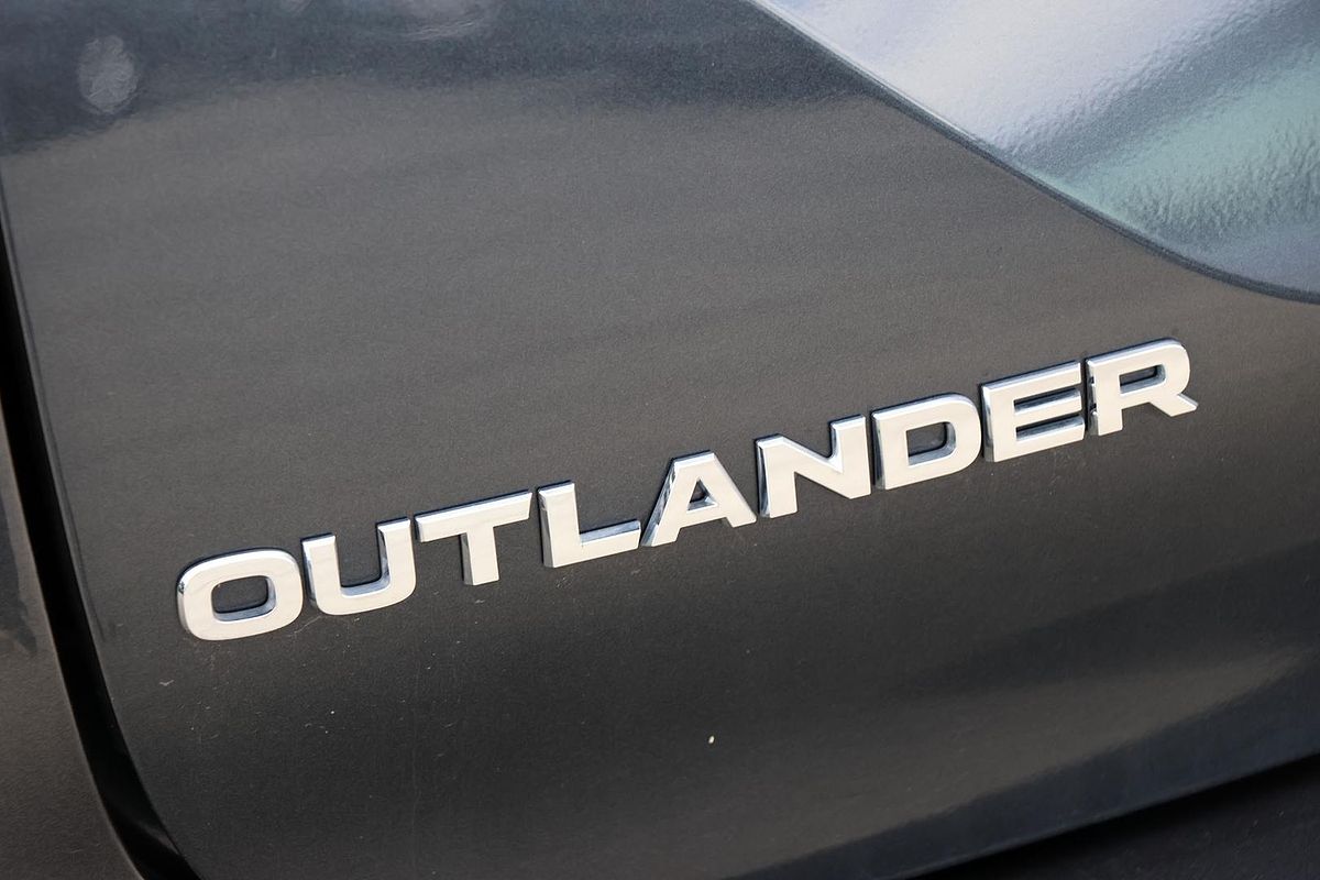 2024 Mitsubishi Outlander PHEV GSR ZM