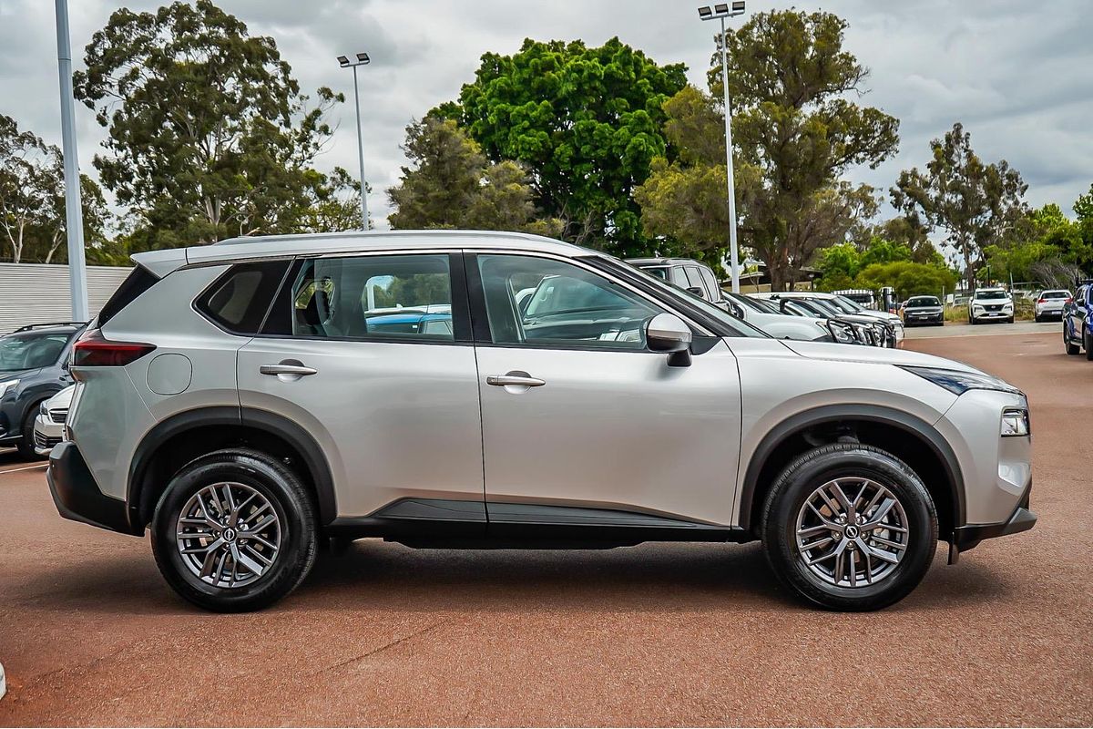 2024 Nissan X-TRAIL ST T33