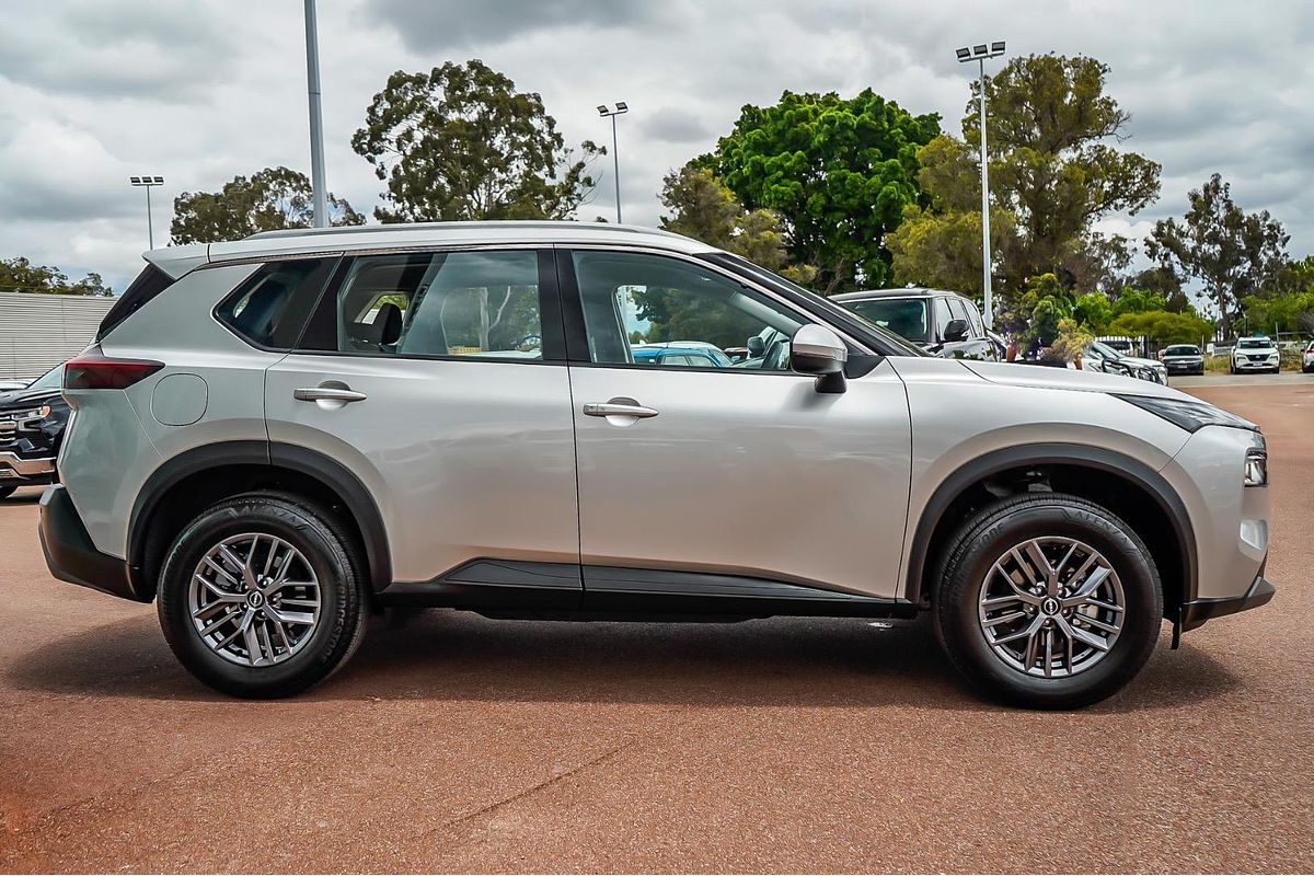 2024 Nissan X-TRAIL ST T33