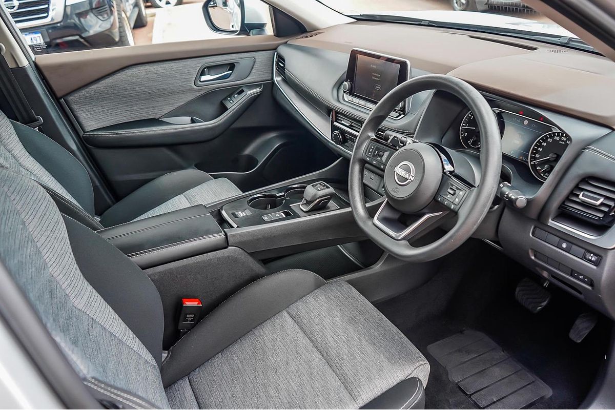 2024 Nissan X-TRAIL ST T33