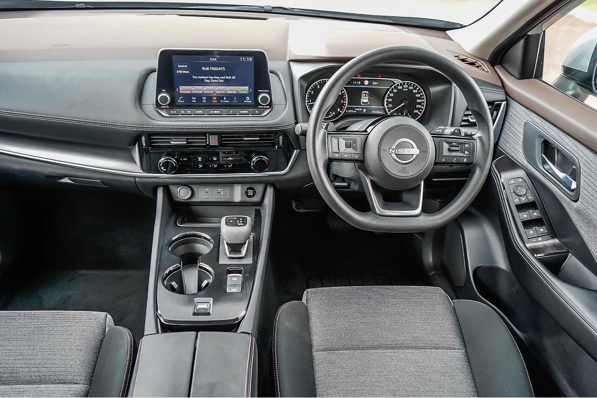 2024 Nissan X-TRAIL ST T33