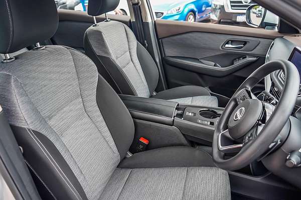 2024 Nissan X-TRAIL ST T33