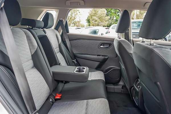 2024 Nissan X-TRAIL ST T33