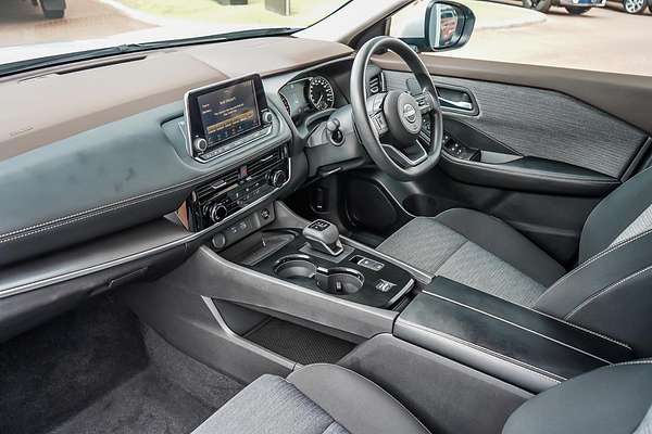 2024 Nissan X-TRAIL ST T33