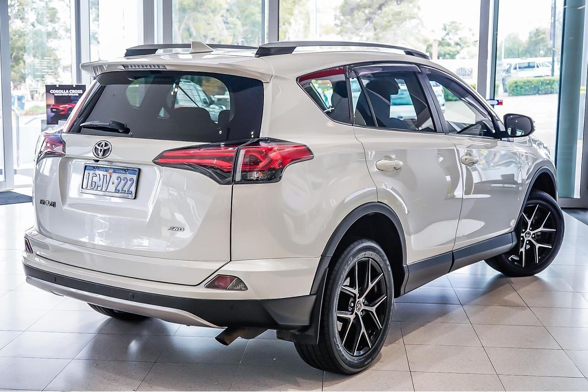 2017 Toyota RAV4 GXL ASA44R