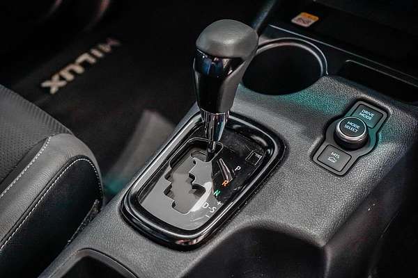 2025 Toyota Hilux Rogue 48V GUN126R 4X4