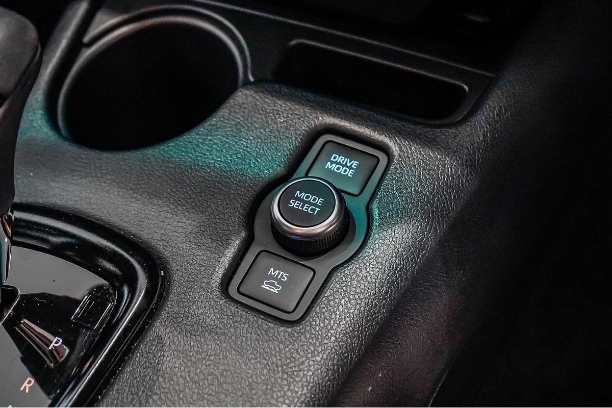 2025 Toyota Hilux Rogue 48V GUN126R 4X4