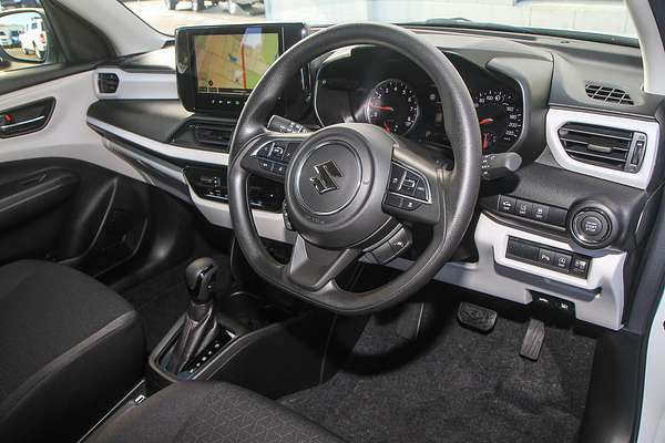 2025 Suzuki Swift Hybrid UZ