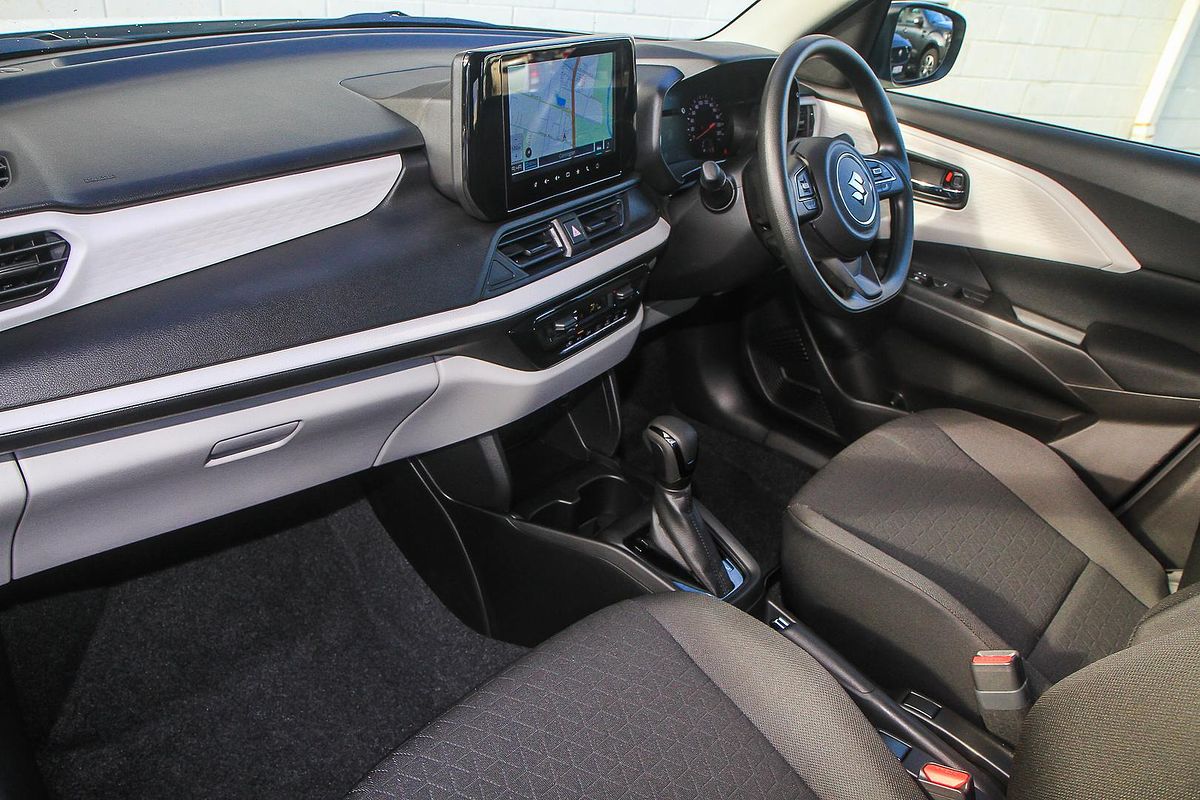 2025 Suzuki Swift Hybrid UZ