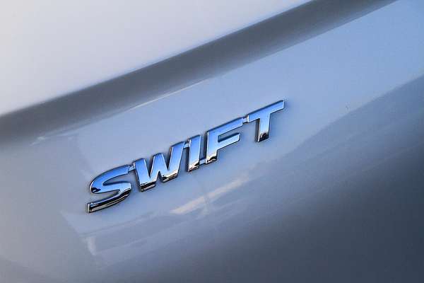 2025 Suzuki Swift Hybrid UZ