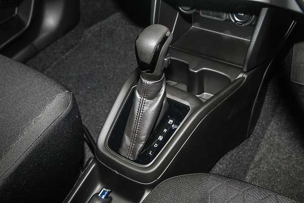 2025 Suzuki Swift Hybrid UZ