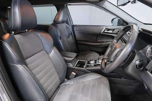 2023 Mitsubishi Outlander LS ZM