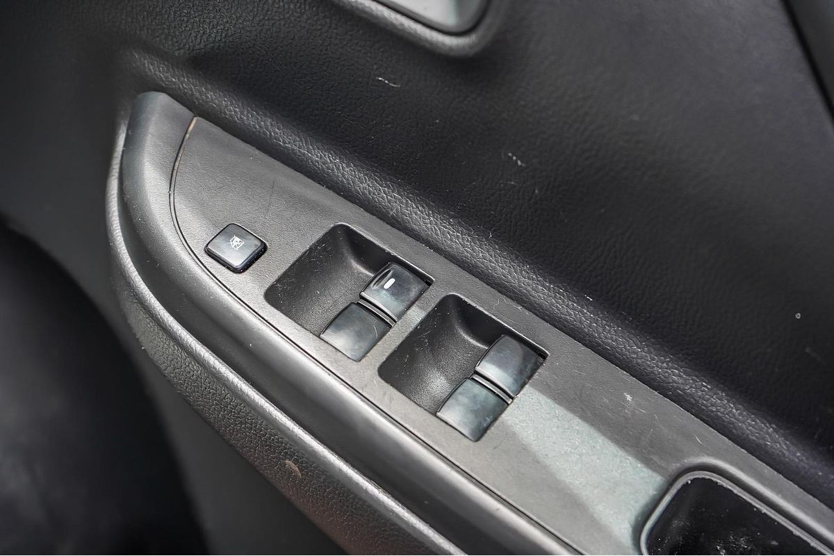 2021 Mitsubishi Triton GLX MR 4X4