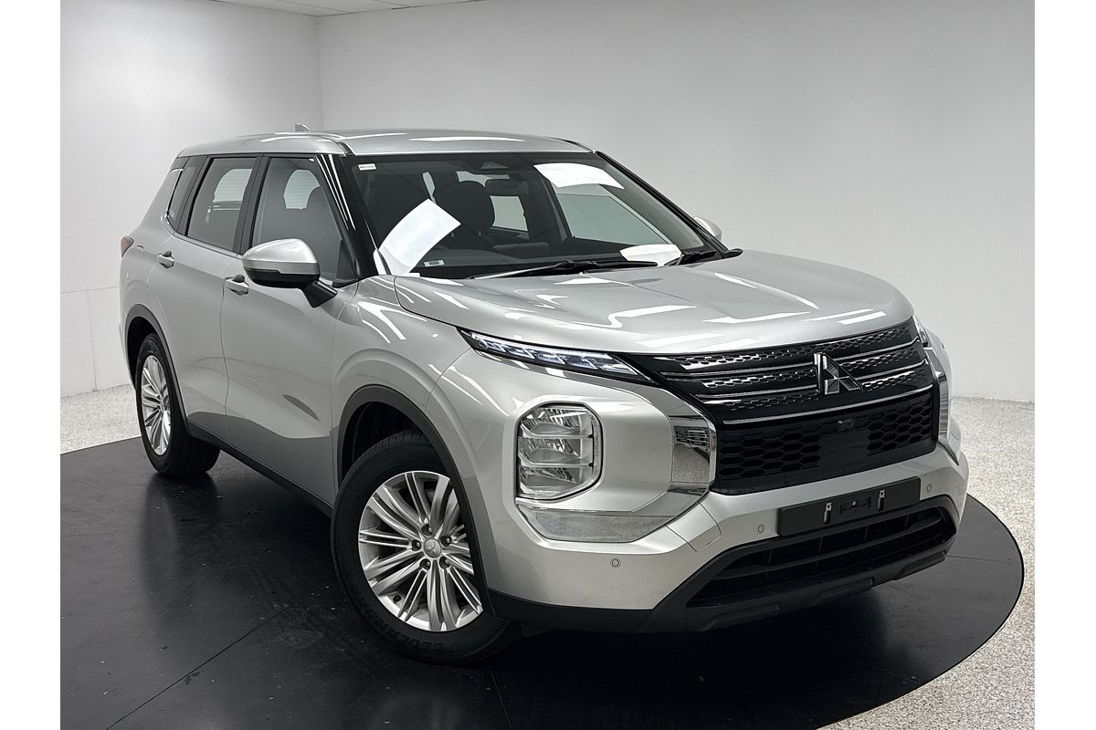 2023 Mitsubishi Outlander ES ZM