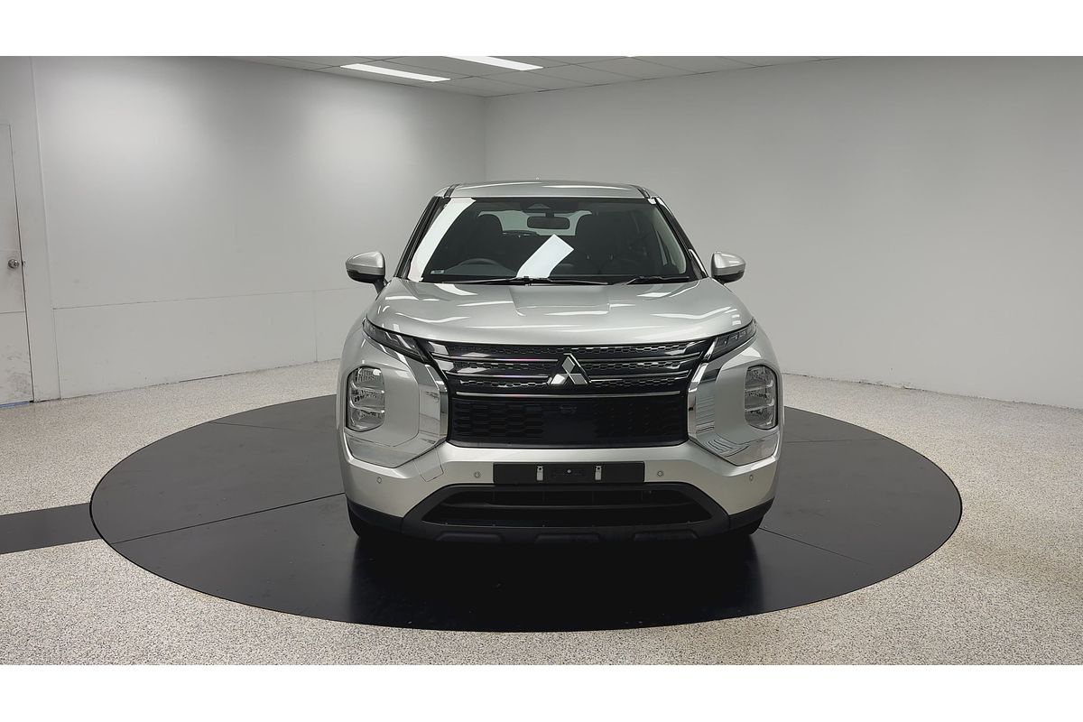 2023 Mitsubishi Outlander ES ZM