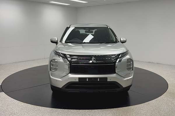 2023 Mitsubishi Outlander ES ZM