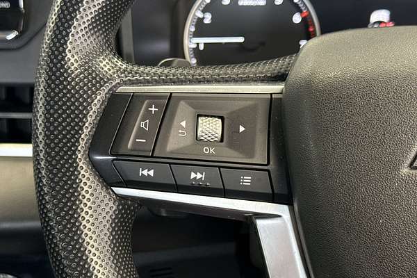 2023 Mitsubishi Outlander ES ZM