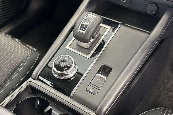 2023 Mitsubishi Outlander ES ZM