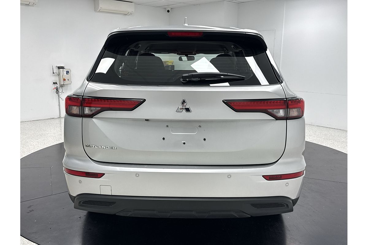 2023 Mitsubishi Outlander ES ZM