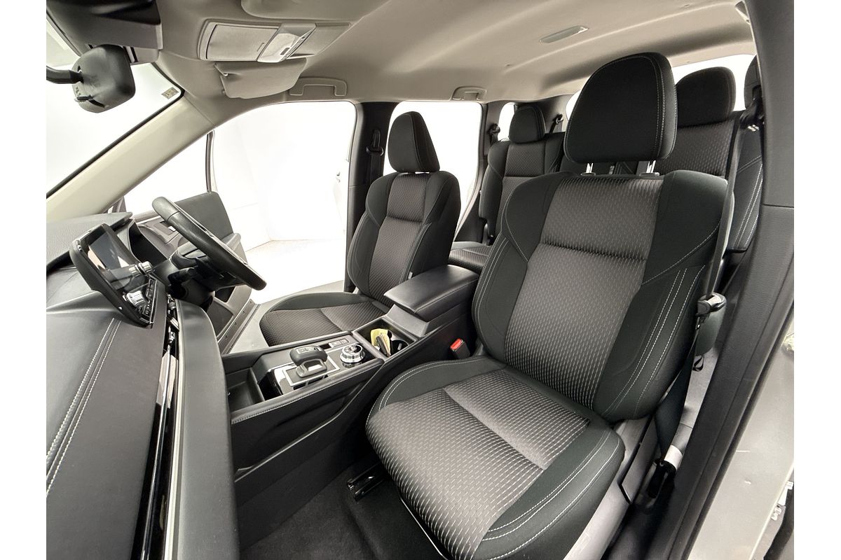 2023 Mitsubishi Outlander ES ZM