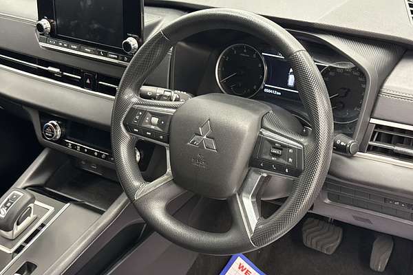 2023 Mitsubishi Outlander ES ZM