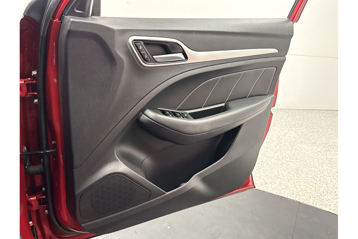 2020 MG ZS Essence AZS1