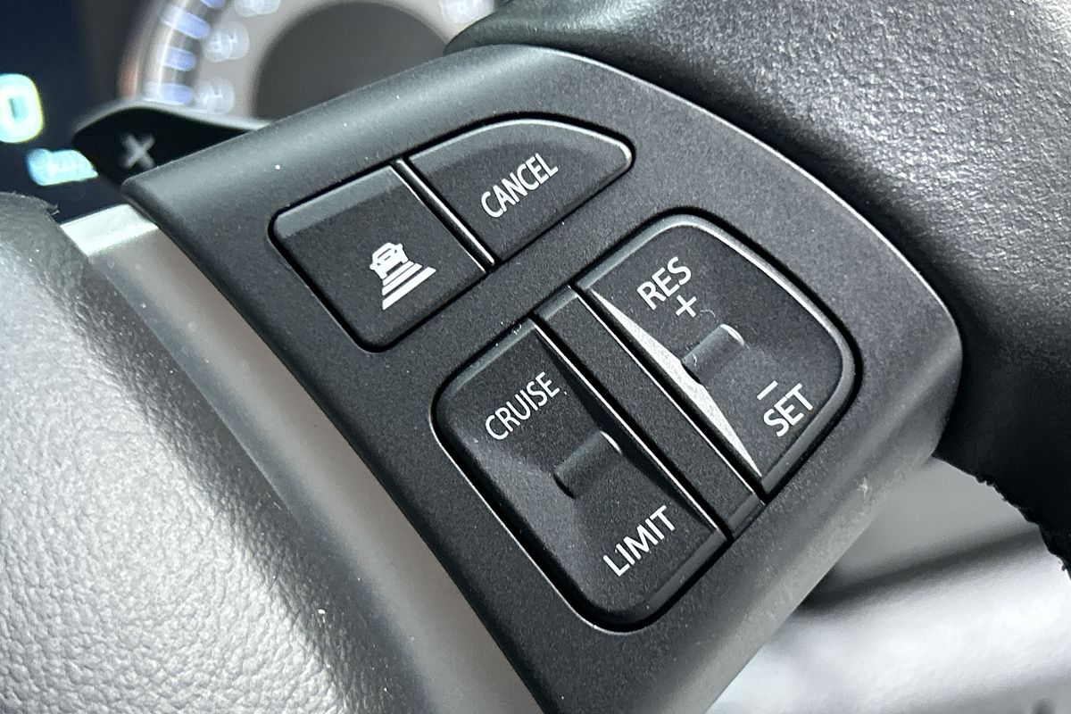 2023 Suzuki S-Cross GLX JYB