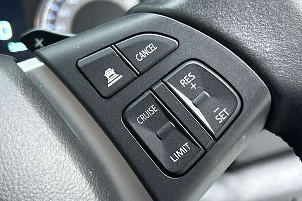 2023 Suzuki S-Cross GLX JYB