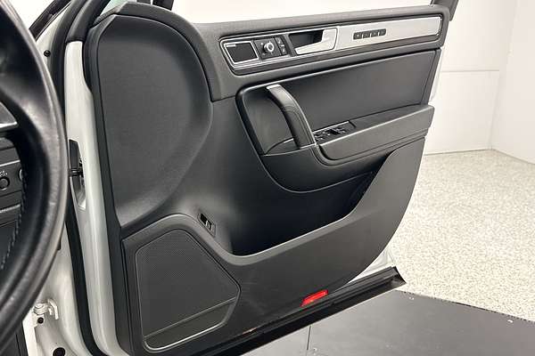 2017 Volkswagen Touareg V8 TDI R-Line 7P
