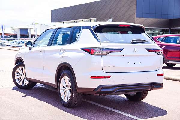 2025 Mitsubishi Outlander ES ZM