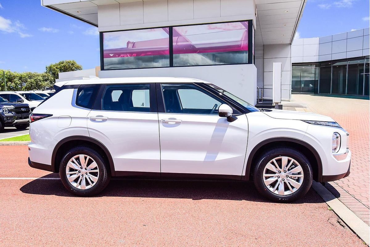 2025 Mitsubishi Outlander ES ZM