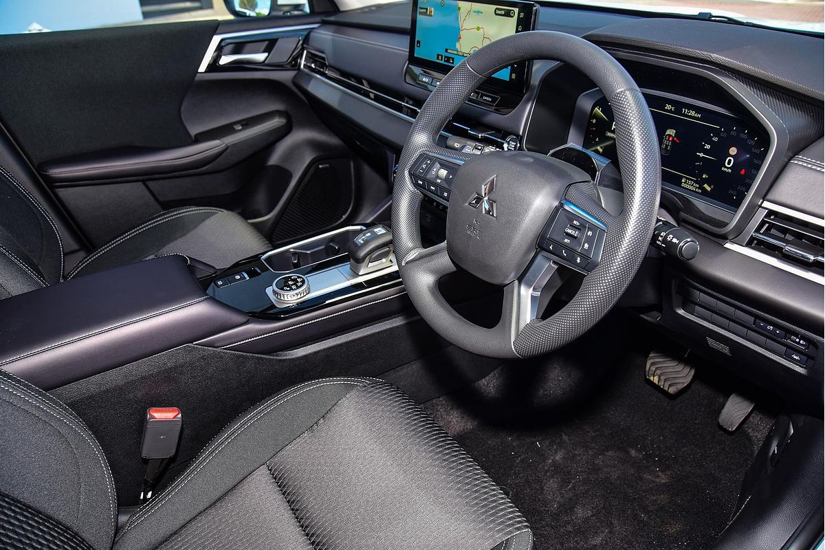 2025 Mitsubishi Outlander ES ZM