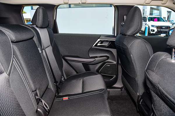 2025 Mitsubishi Outlander ES ZM