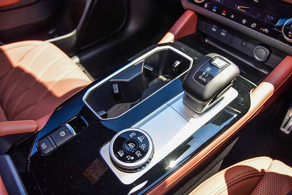 2025 Mitsubishi Outlander Exceed Tourer ZM