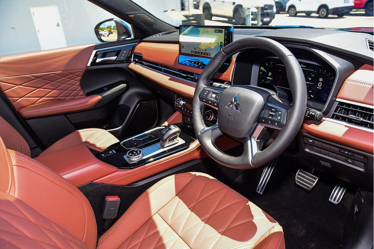 2025 Mitsubishi Outlander Exceed Tourer ZM