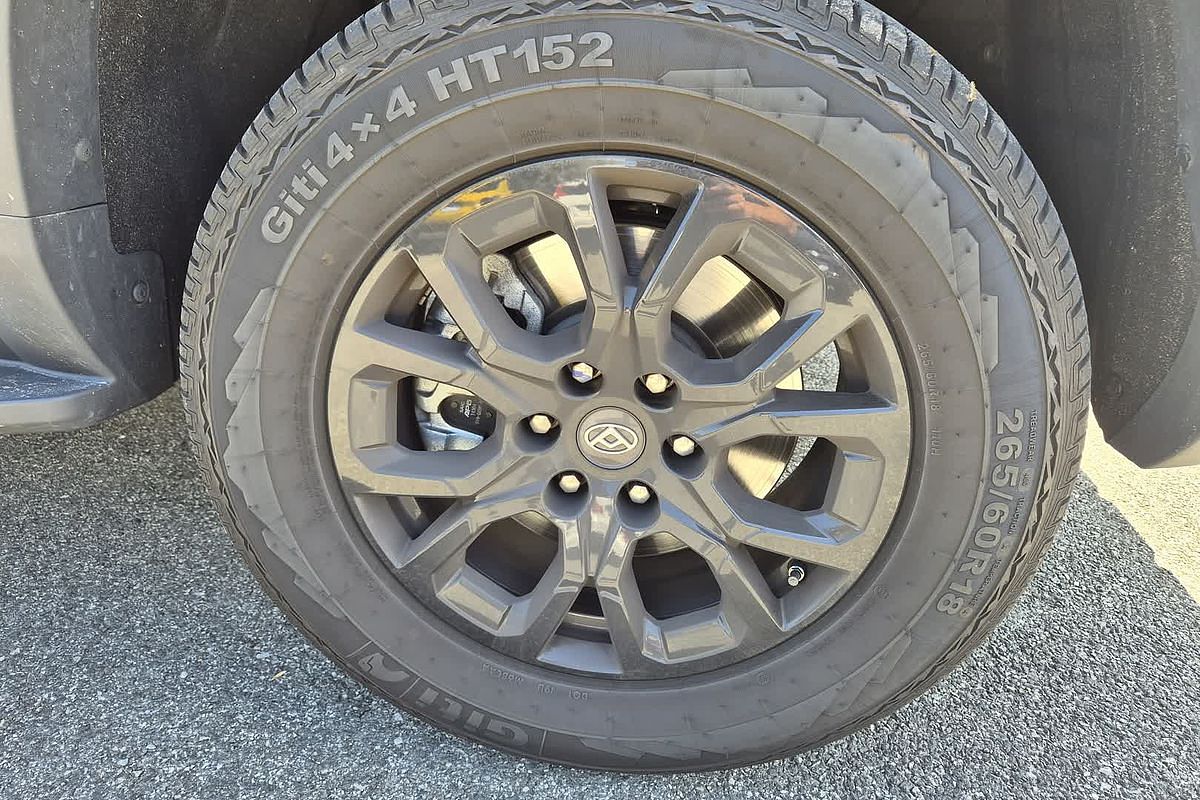 2024 LDV D90 Executive SV9A