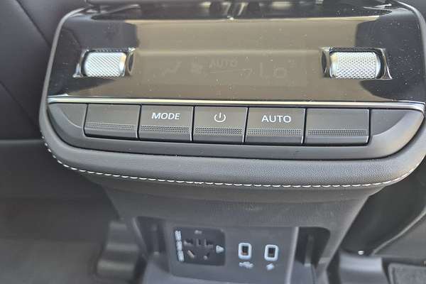 2024 LDV D90 Executive SV9A