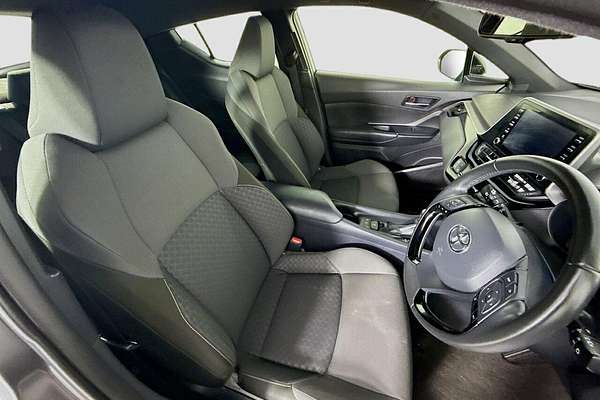 2023 Toyota C-HR GXL NGX10R