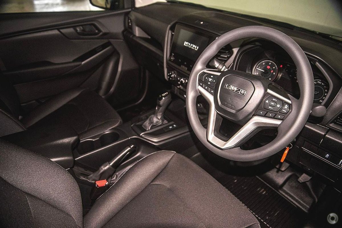 2025 Isuzu D-MAX SX 4X4