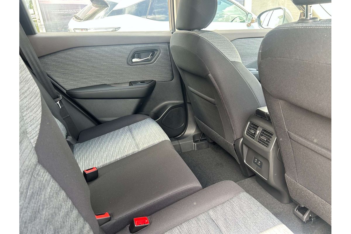 2025 Nissan X-TRAIL ST T33