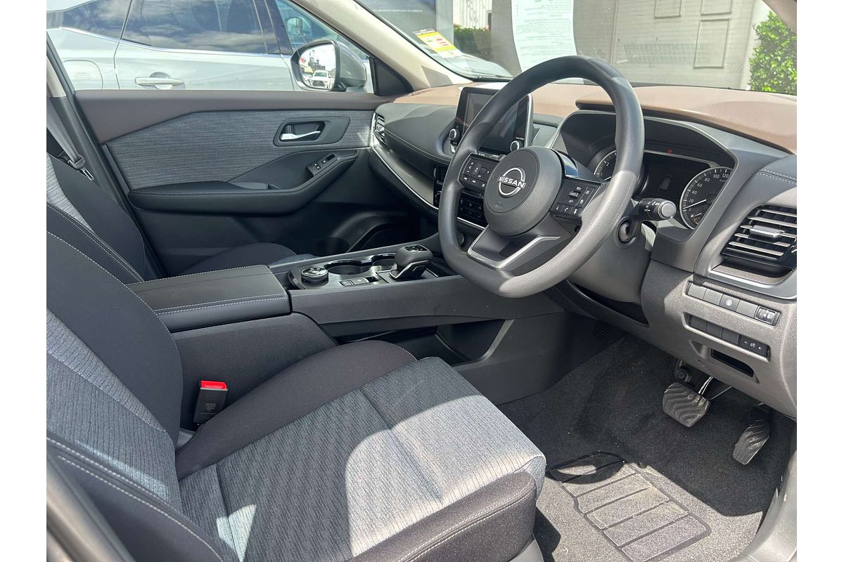 2025 Nissan X-TRAIL ST T33