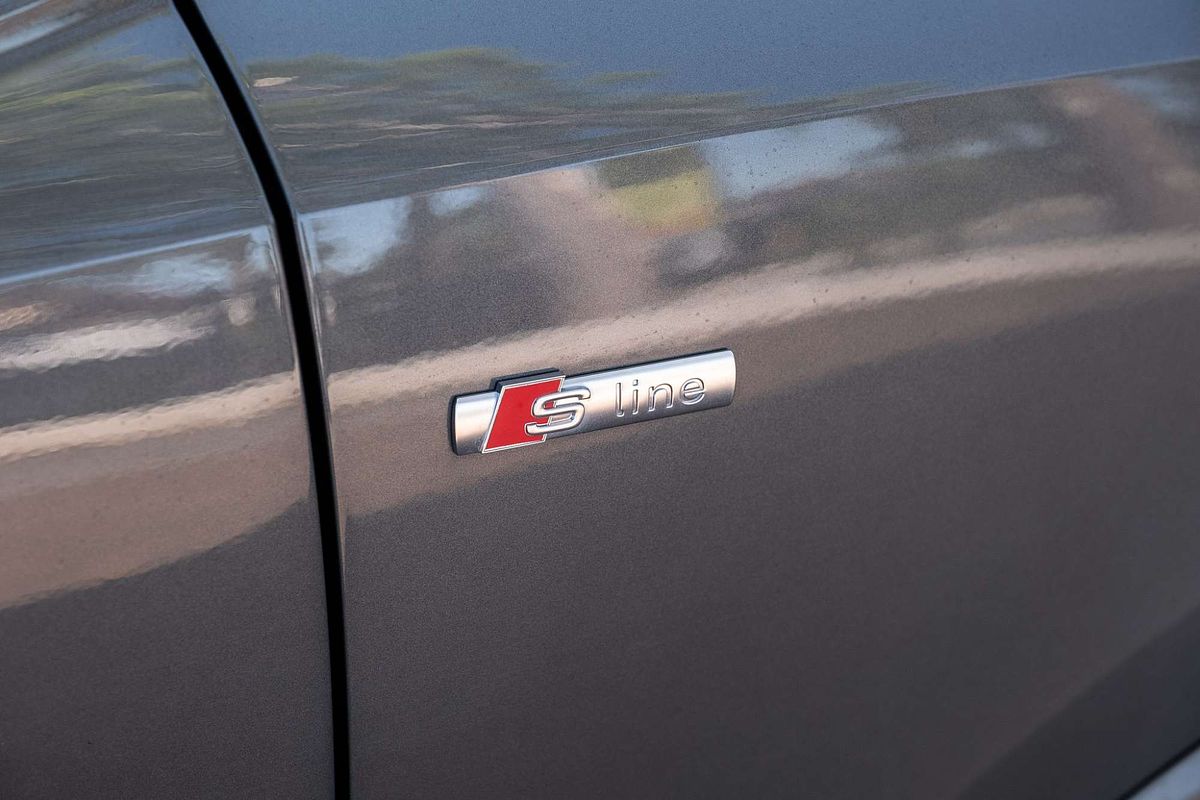 2022 Audi Q3 40 TFSI S line F3