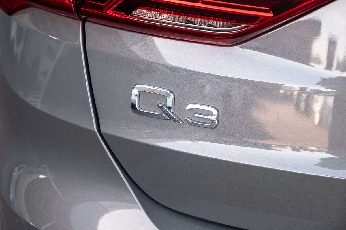 2022 Audi Q3 40 TFSI S line F3