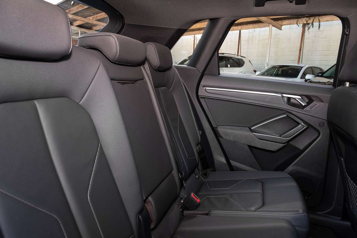 2022 Audi Q3 40 TFSI S line F3