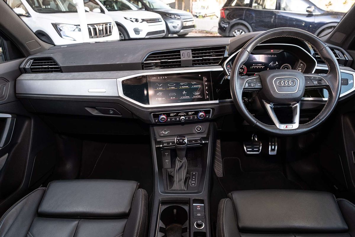 2022 Audi Q3 40 TFSI S line F3