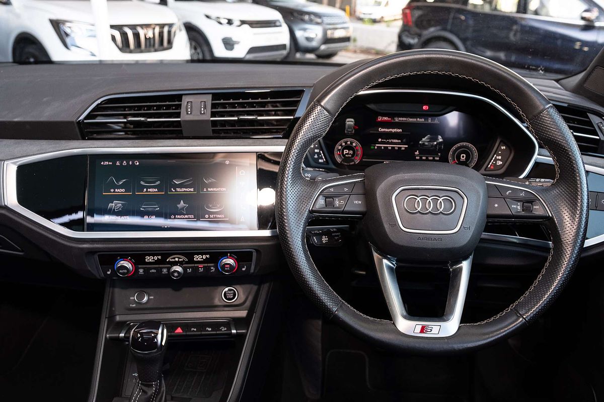 2022 Audi Q3 40 TFSI S line F3