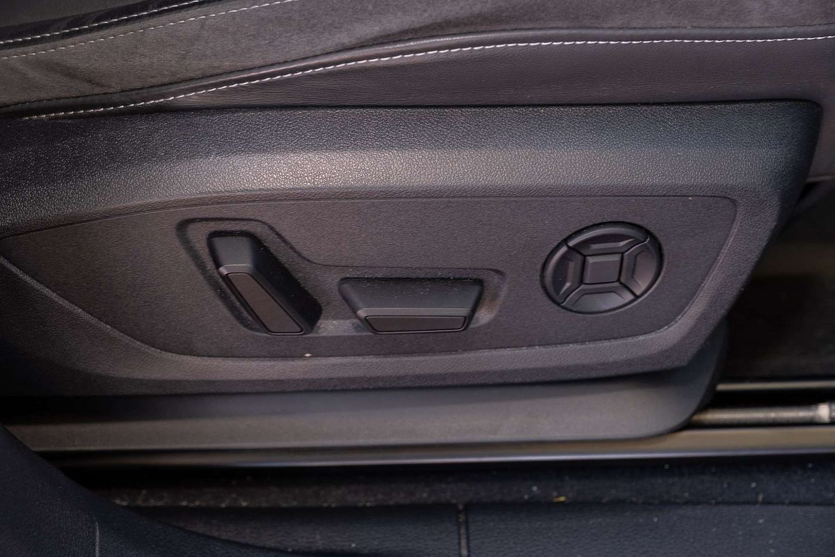 2022 Audi Q3 40 TFSI S line F3