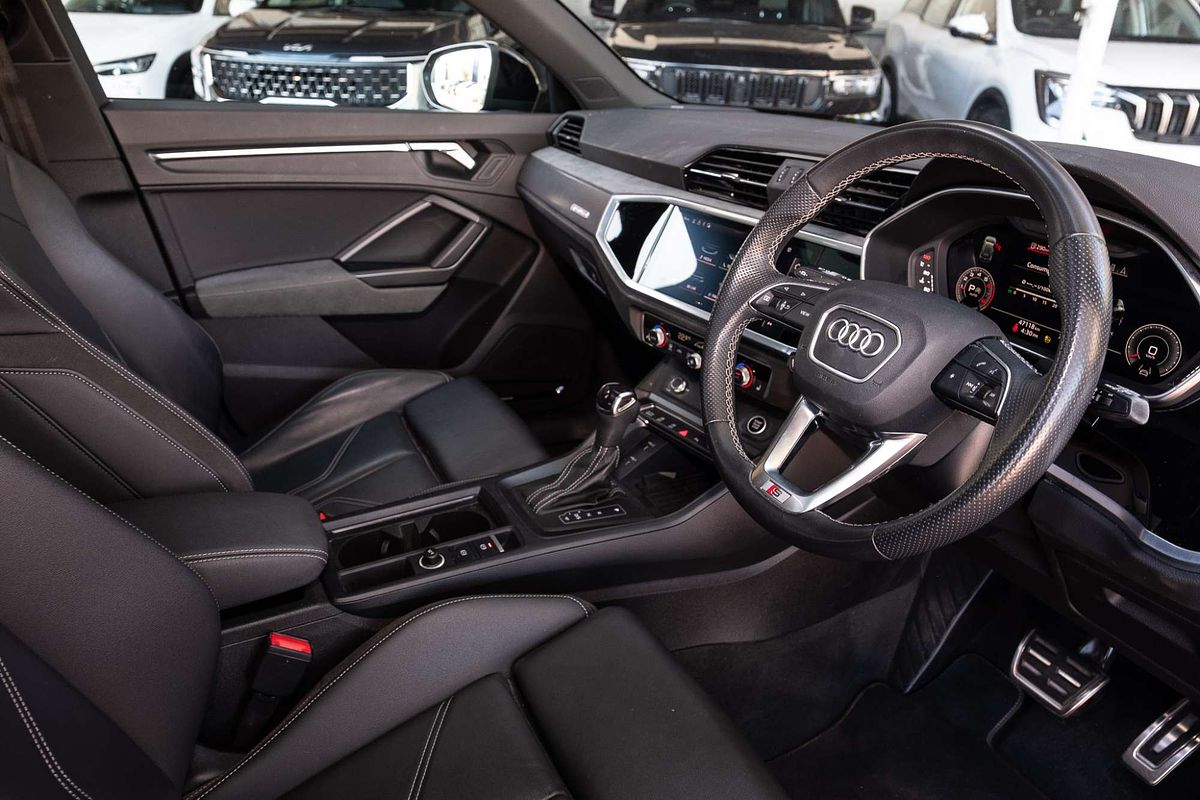 2022 Audi Q3 40 TFSI S line F3