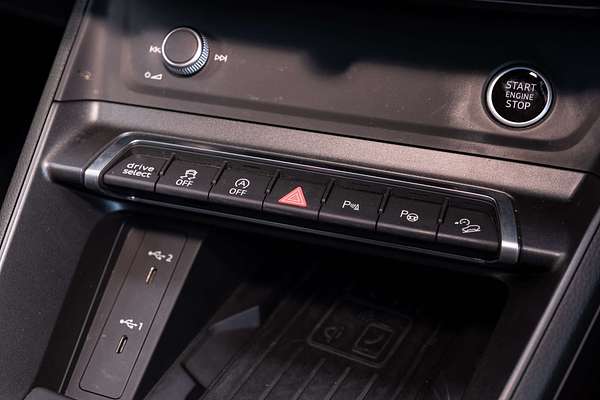 2022 Audi Q3 40 TFSI S line F3