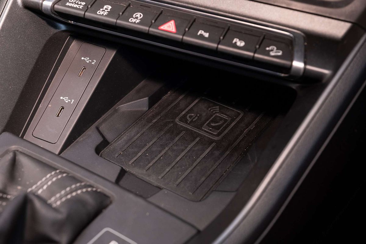 2022 Audi Q3 40 TFSI S line F3